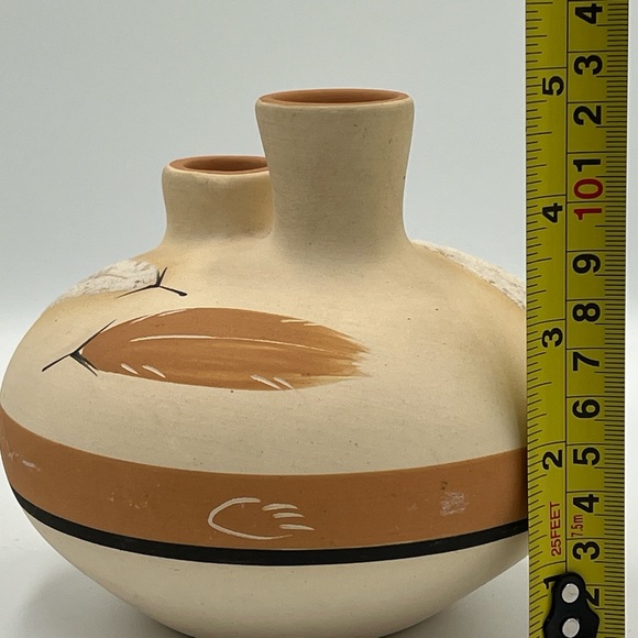 Vintage Hand-Painted Native American Pottery, Desert Pueblo “Buckskin” - Picture 6 of 7